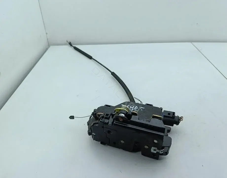 Замок двери 7L0839016