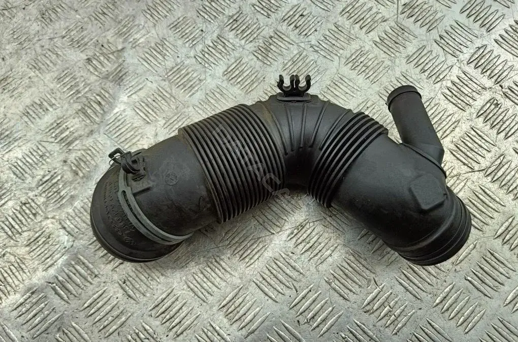 Патрубок воздушный 3C0129654P