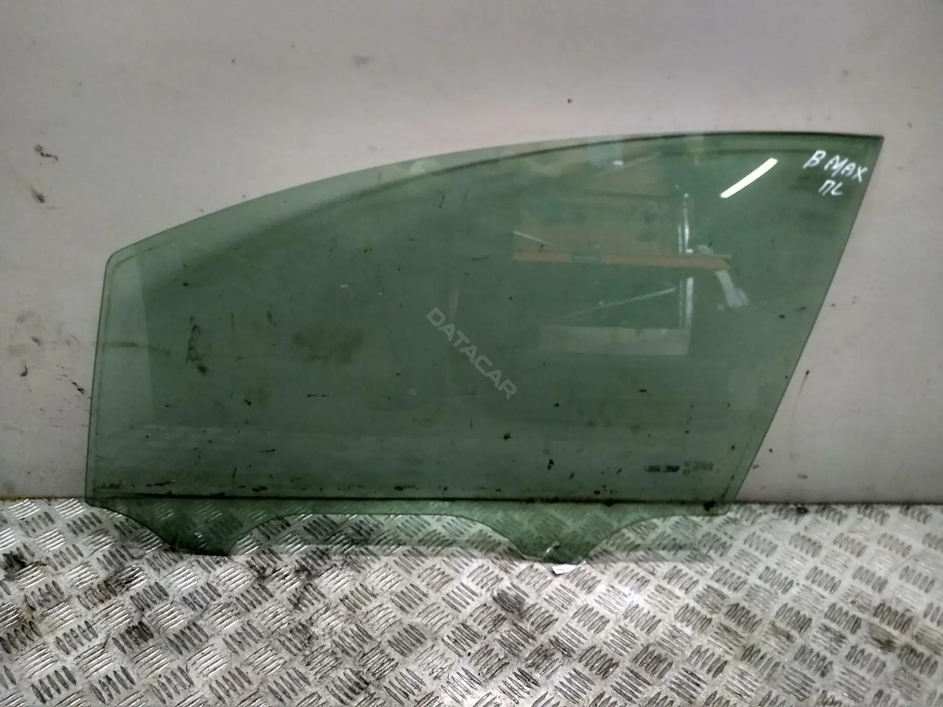 Стекло двери 1782970 / AV11-R21411-AB
