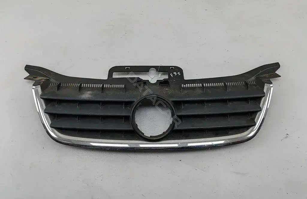 Решетка радиатора 1T0853651