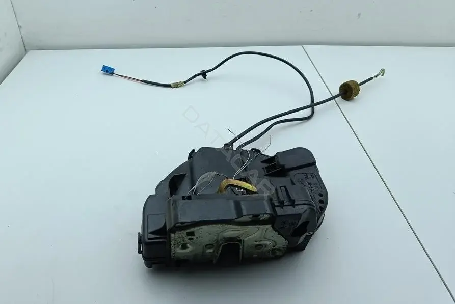 Замок двери 2037300235
