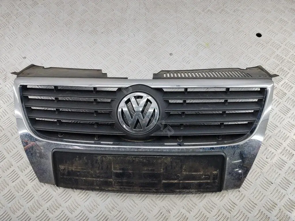 Решетка радиатора 3C0853651