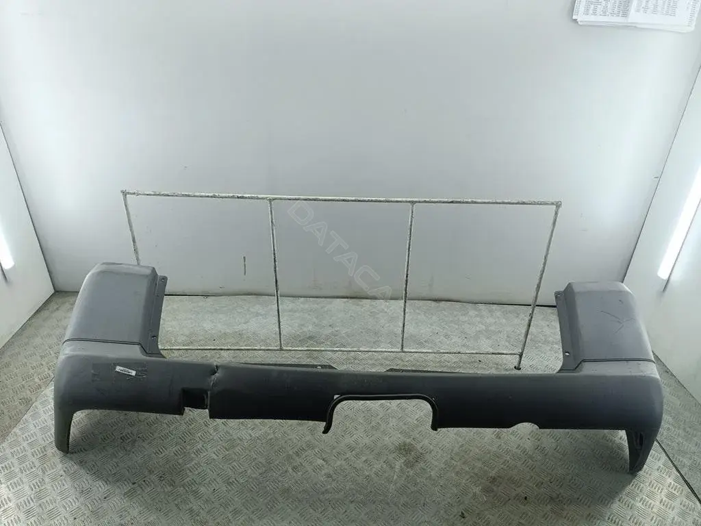 Задний бампер 54572040