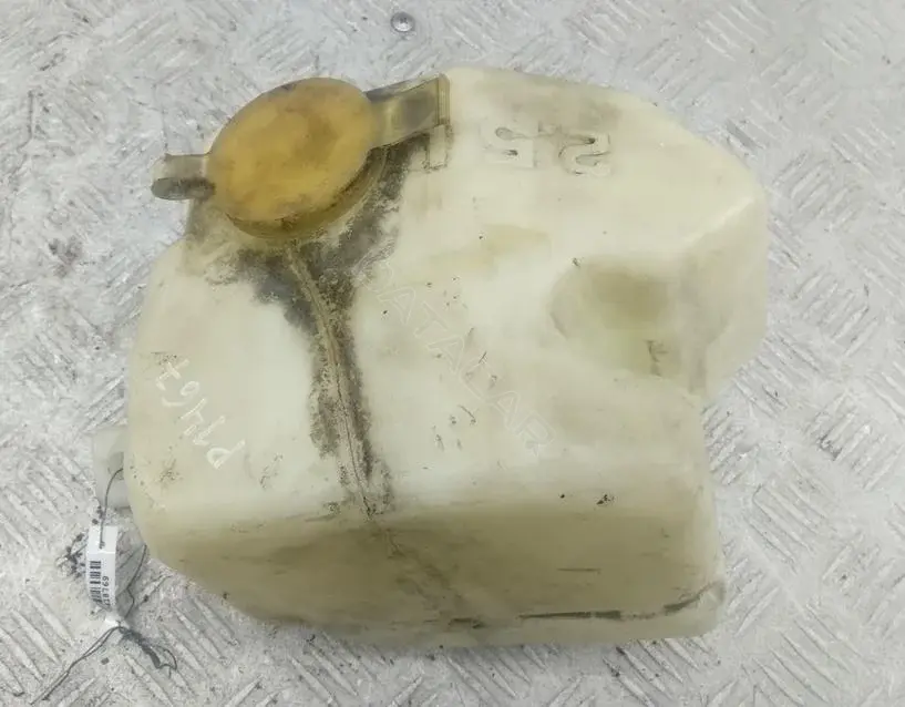 Бачок омывателя 61661387383