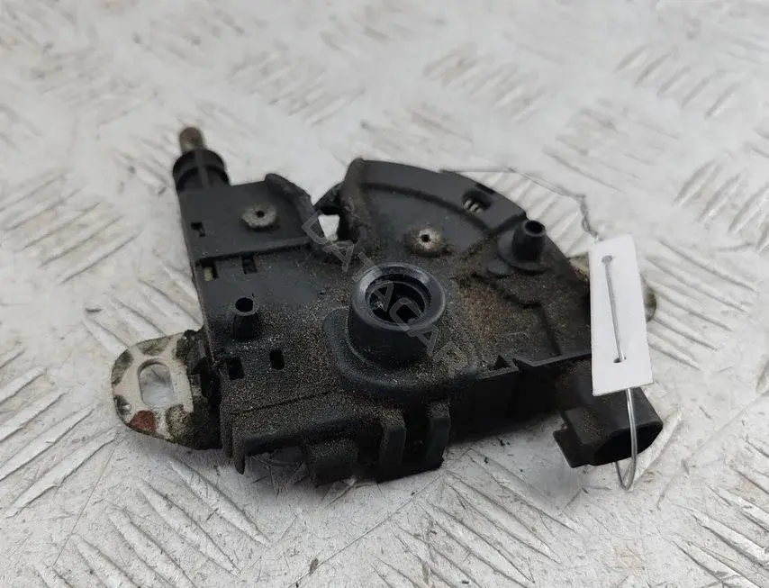 Замок капота 3M5116700AB