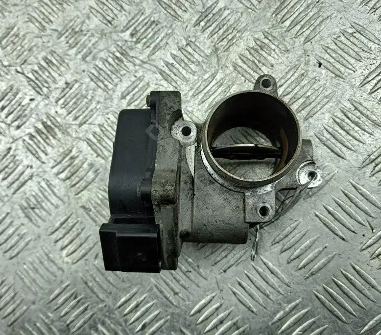 Дроссельная заслонка 03L128063J