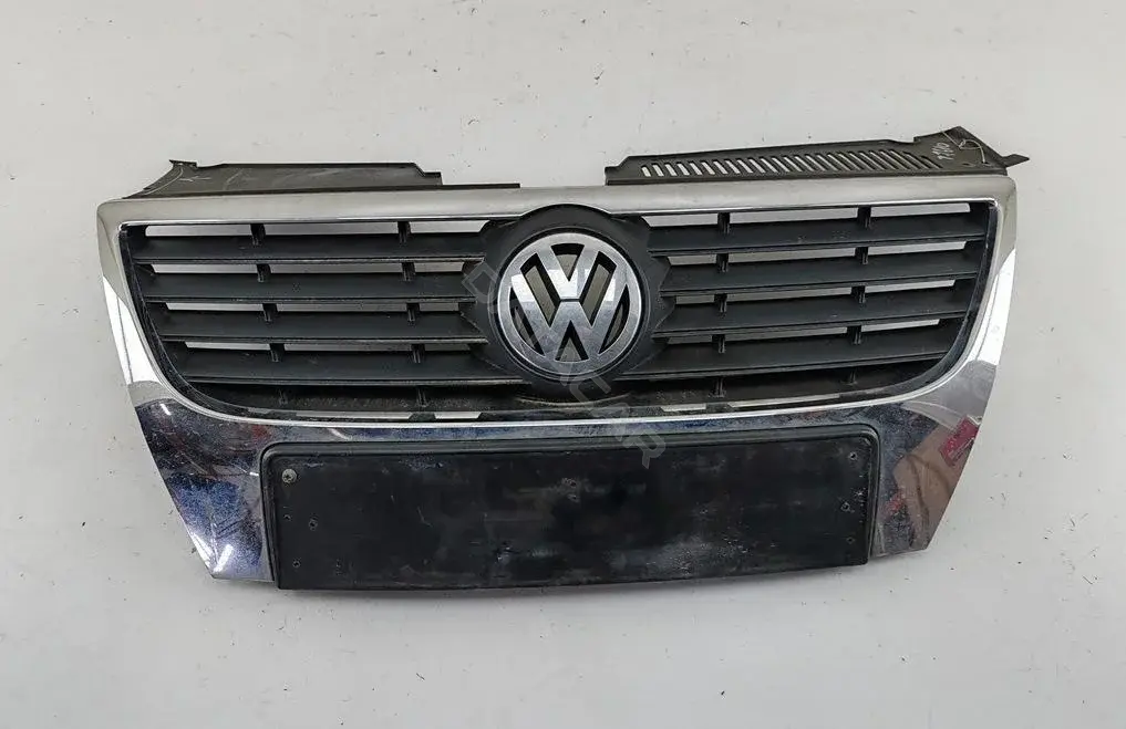 Решетка радиатора 3C0853651B