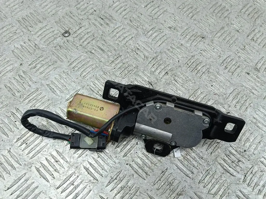 Замок крышки багажника 7014872