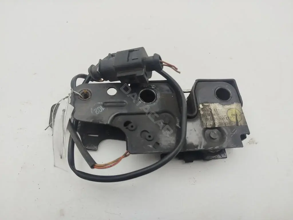 Замок капота 8P0823509C