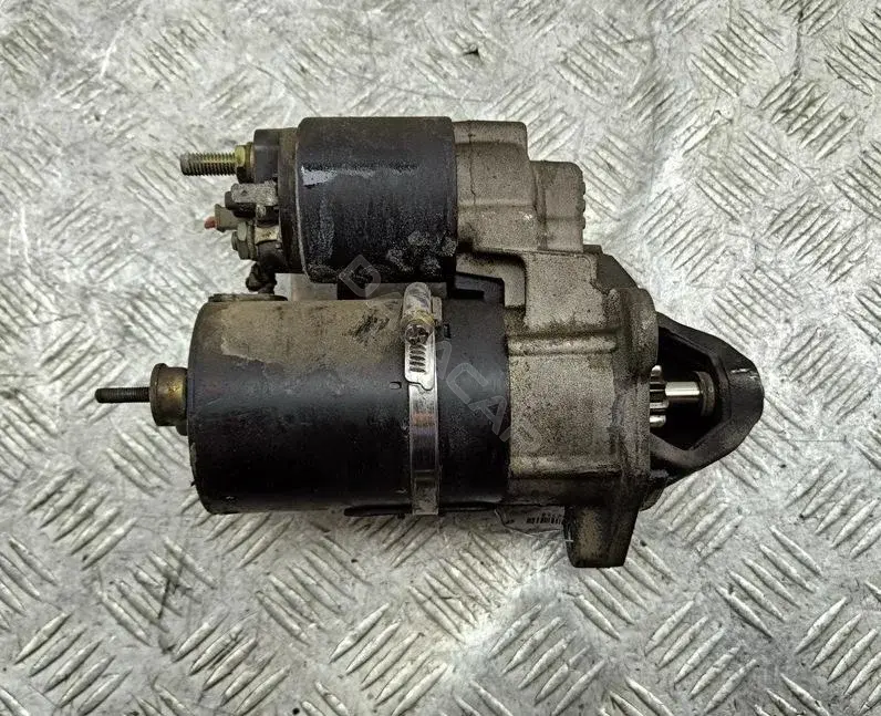 Стартер 058911023B