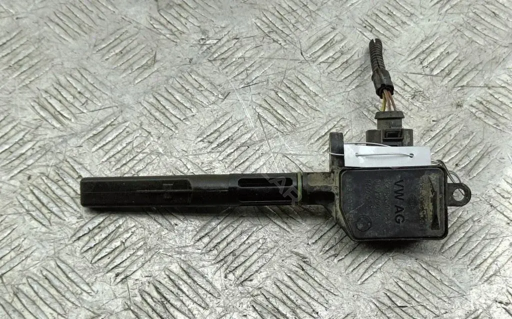 Датчик уровня масла 045907660D