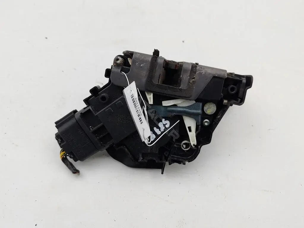 Замок двери 3M5AR21813ER
