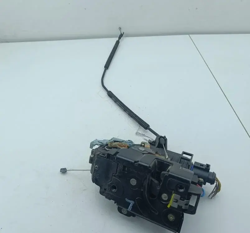 Замок двери 3D1837015
