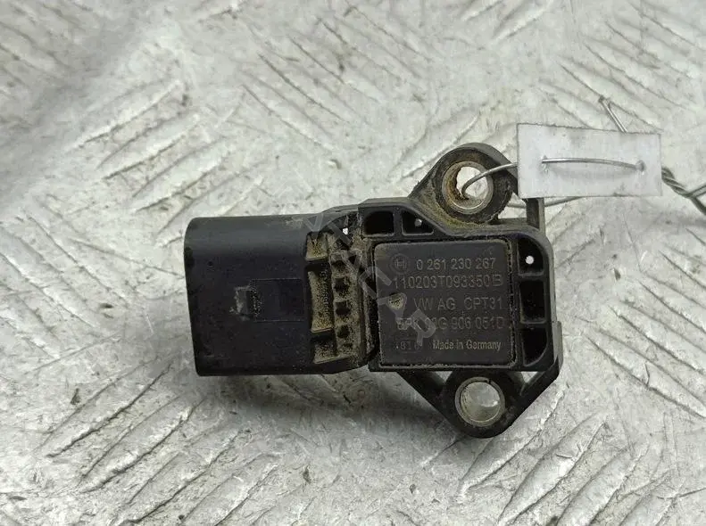 Датчик давления воздуха 03G906051D