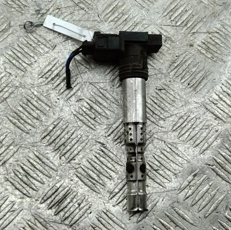 Катушка зажигания 03D905115G