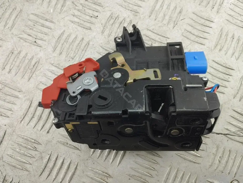 Замок двери 7L0839015