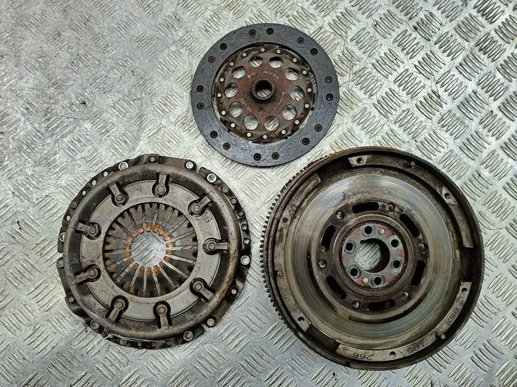 Маховик 058105266