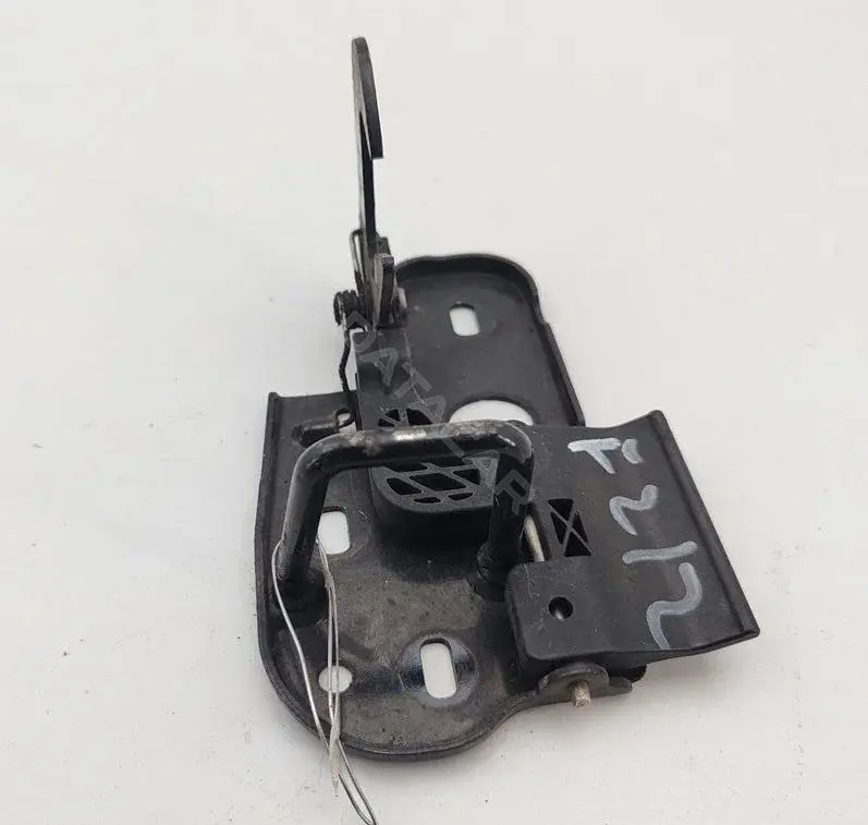 Замок капота 1T0823480A