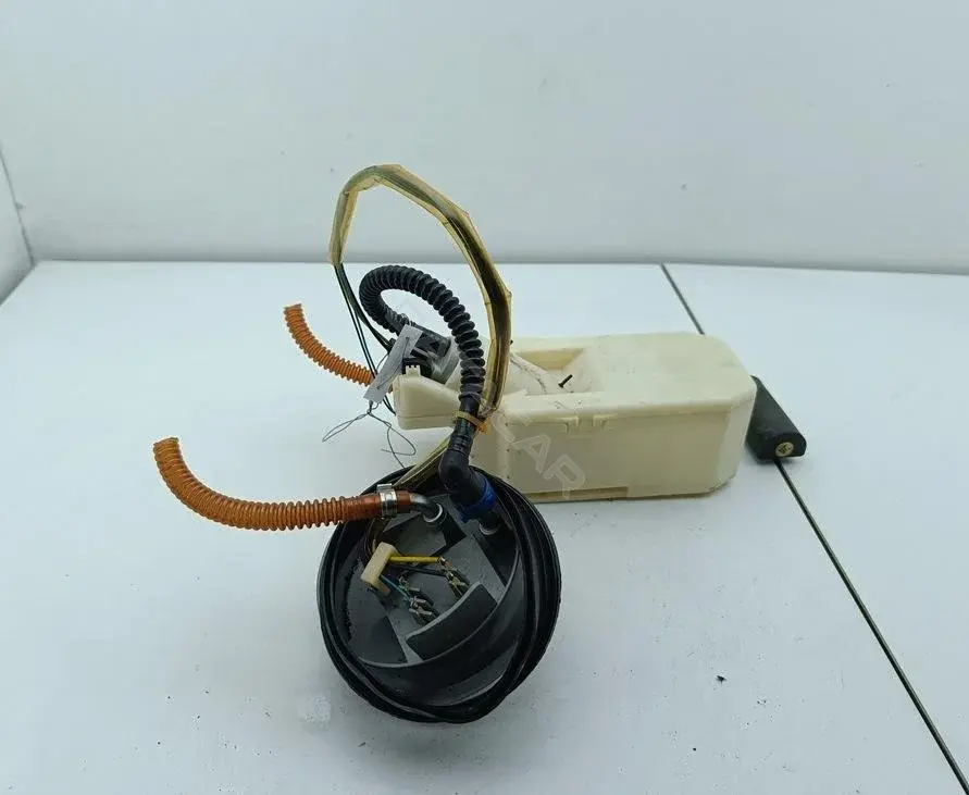 Топливный насос 172782J900