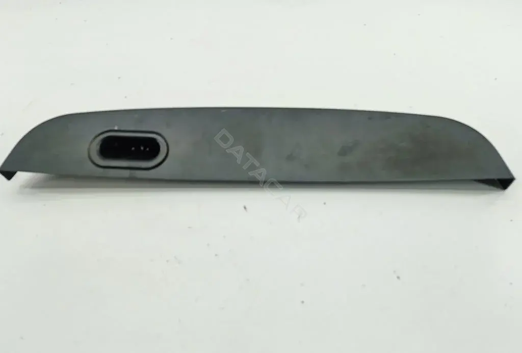 Обшивка крышки багажника 8176181