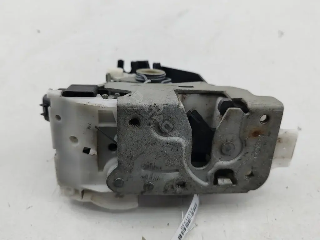 Замок двери 254AA21812EB