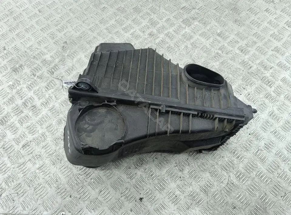Корпус воздушного фильтра 7L6128601K