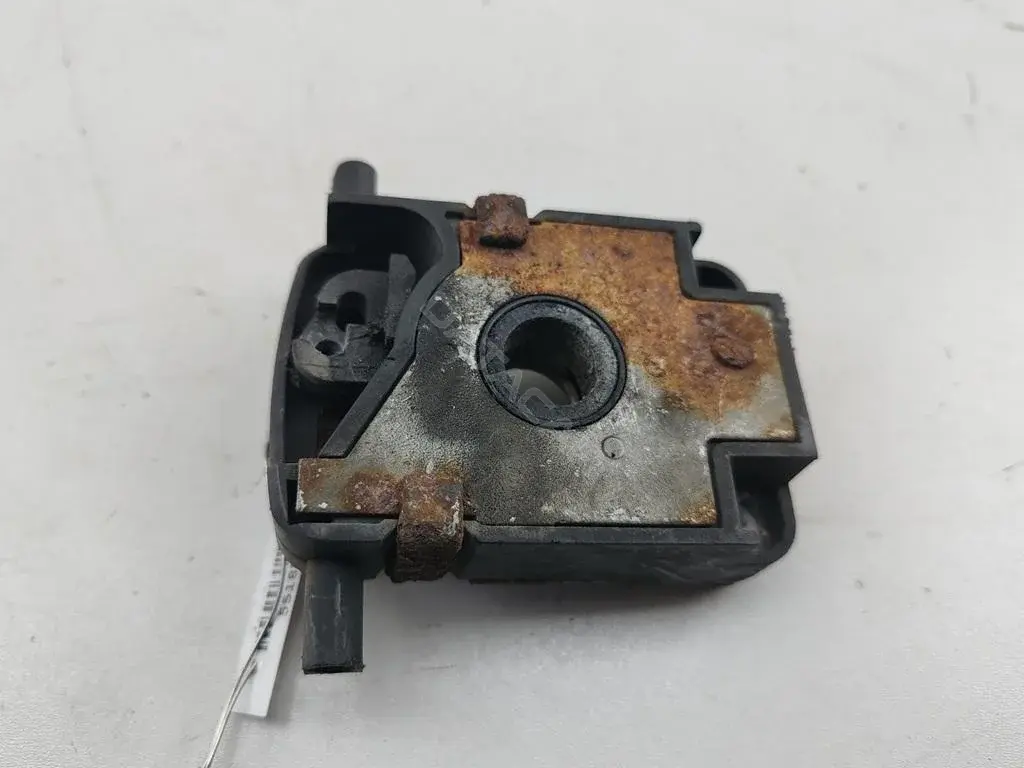 Замок капота 8203859