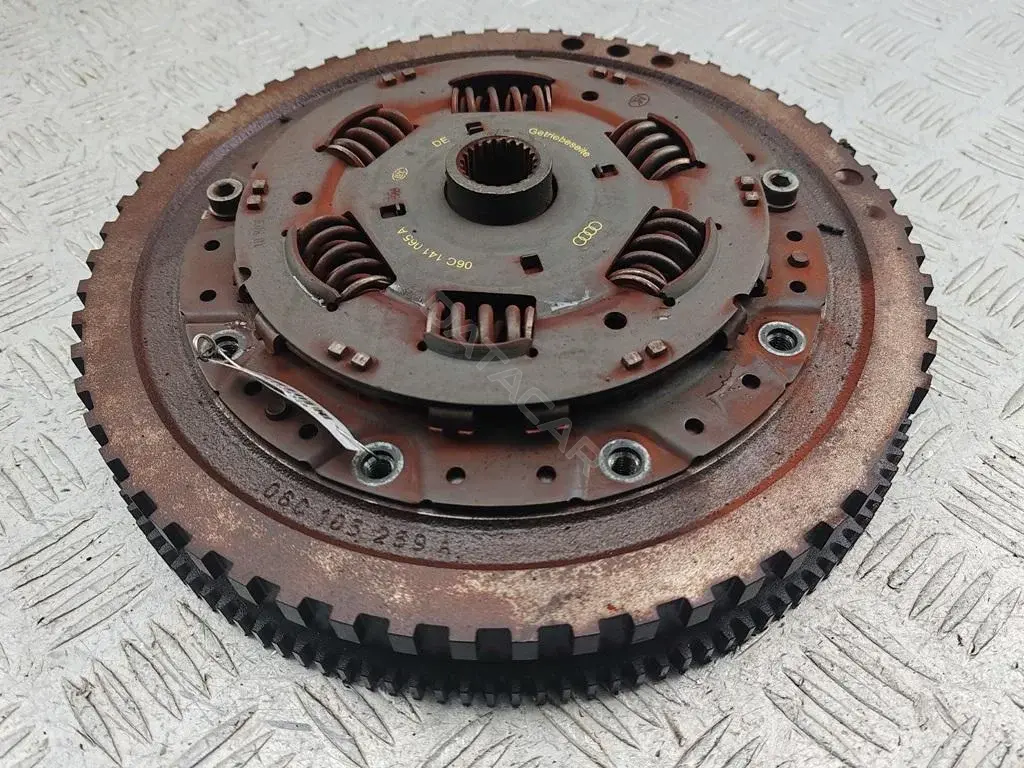 Маховик 06C105269A