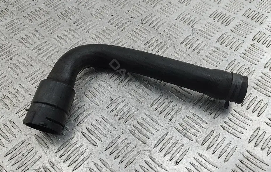 Патрубки системы охлаждения 8D0121101K