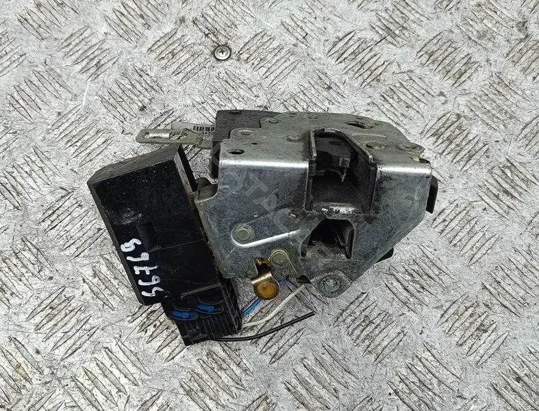 Замок двери 8353011