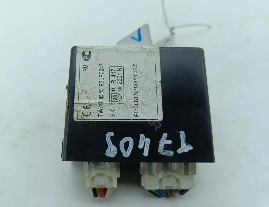 Блок центрального замка GJ6A675DZA