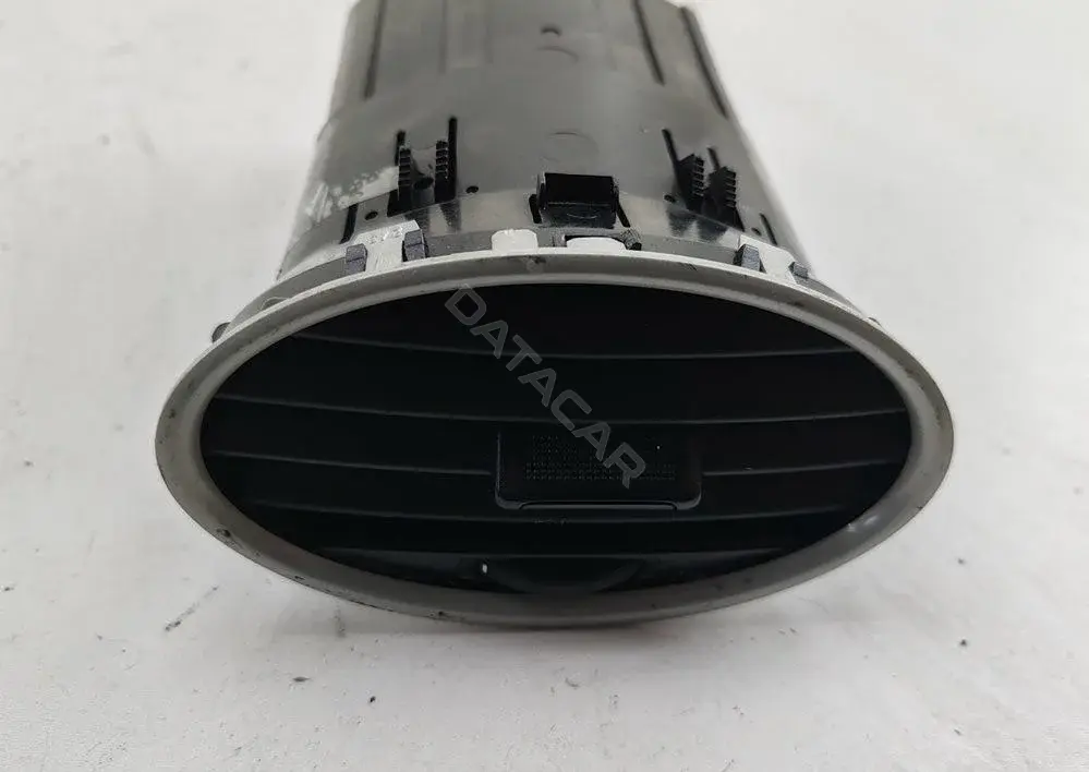 Дефлектор обдува салона 4M51A014L21AD