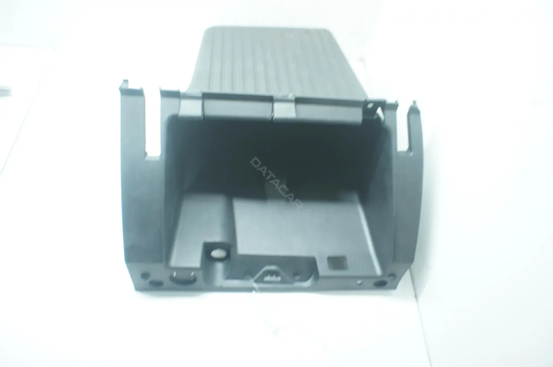 Бардачок 4M51A06044JDW