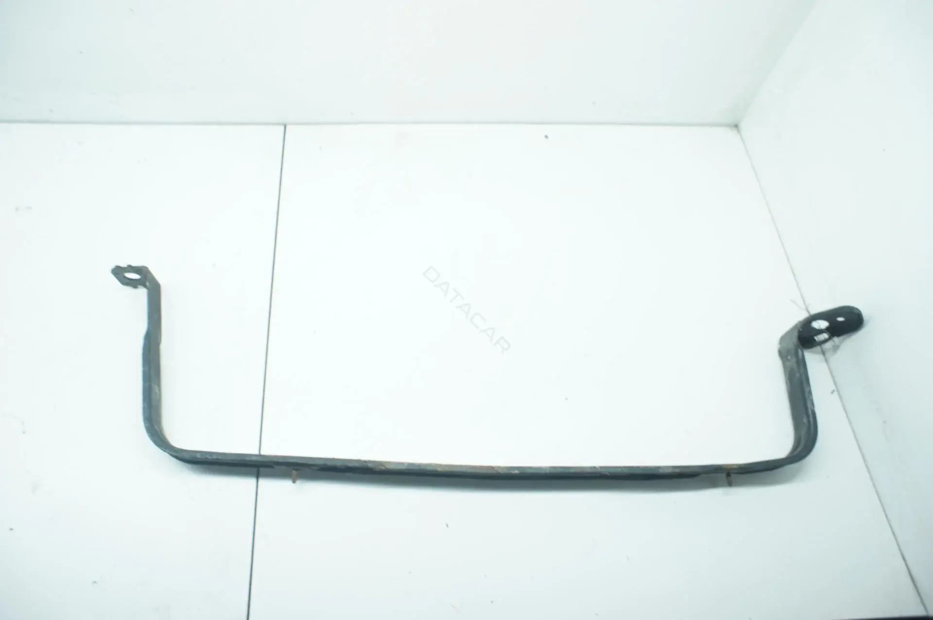Крепление топливного бака 3M519057AC