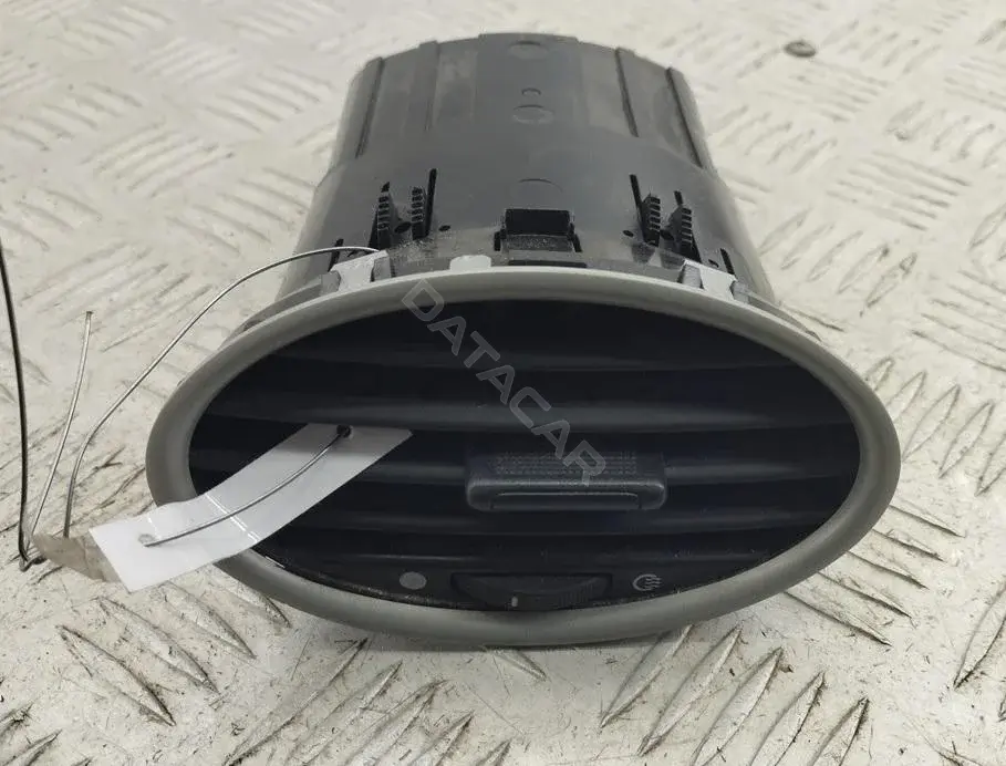 Дефлектор обдува салона 4M51A014L21AD
