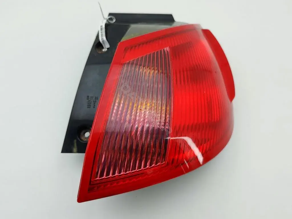 Задние фонари MR957366