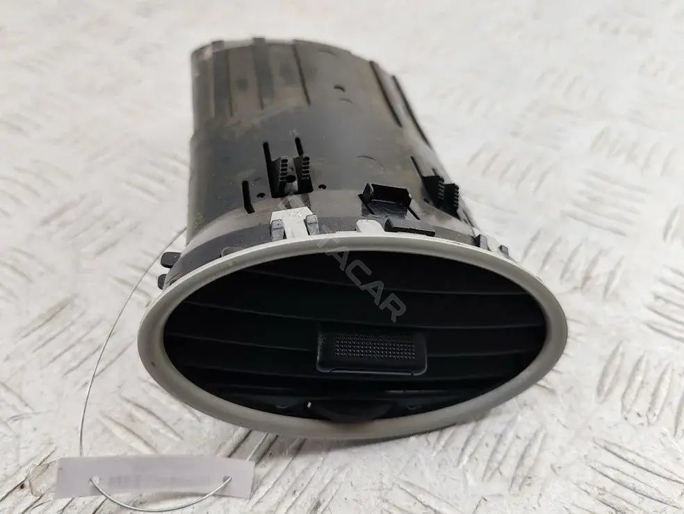 Дефлектор обдува салона 4M51A014L21AD