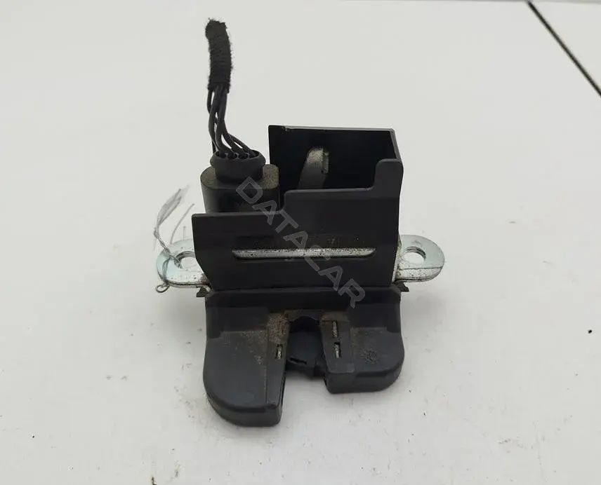 Замок крышки багажника 3C9827645A