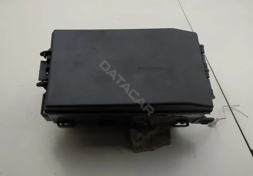 Блок предохранителей 2M5T14K733DNE