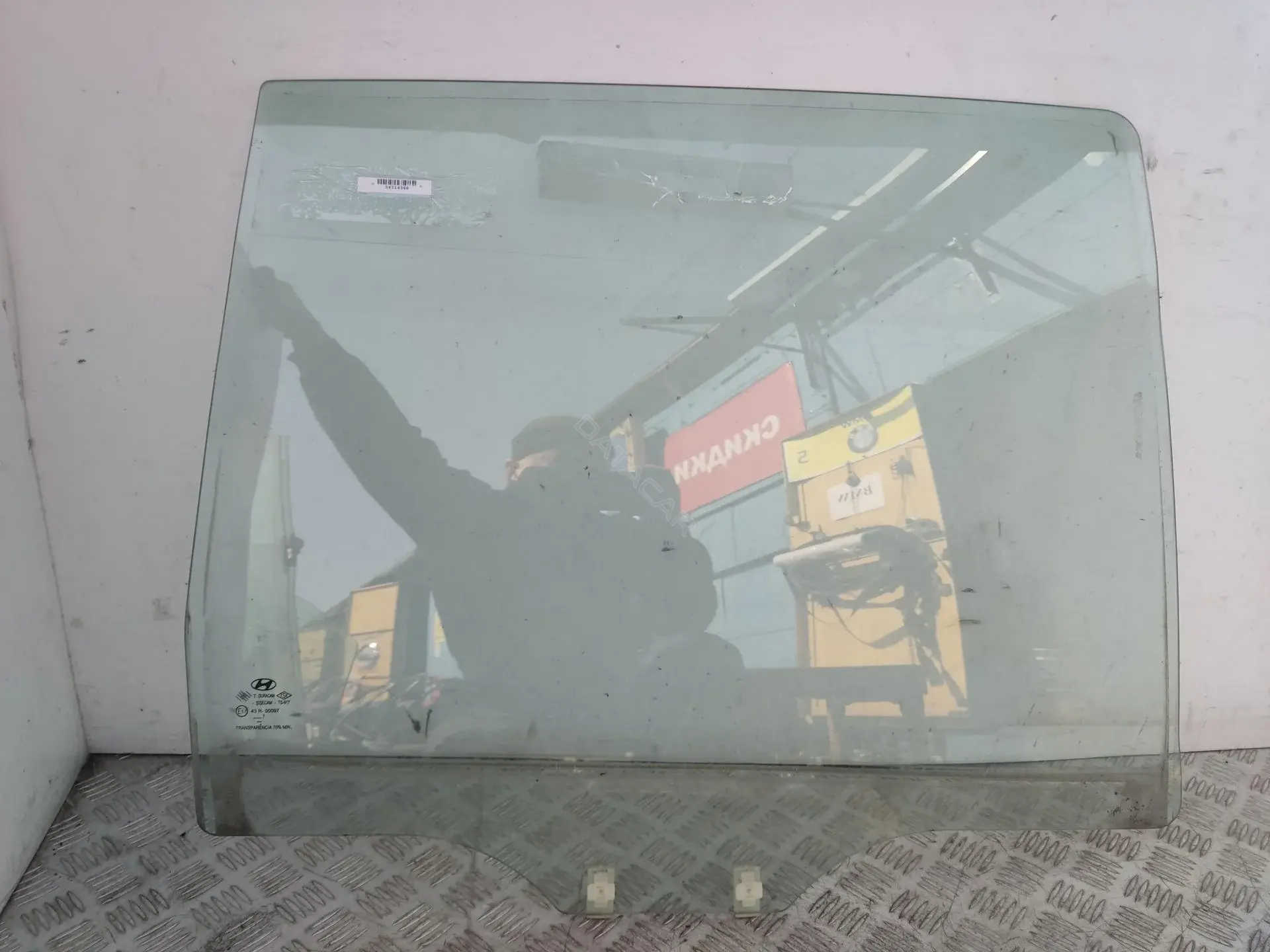 Стекло двери 8342117000