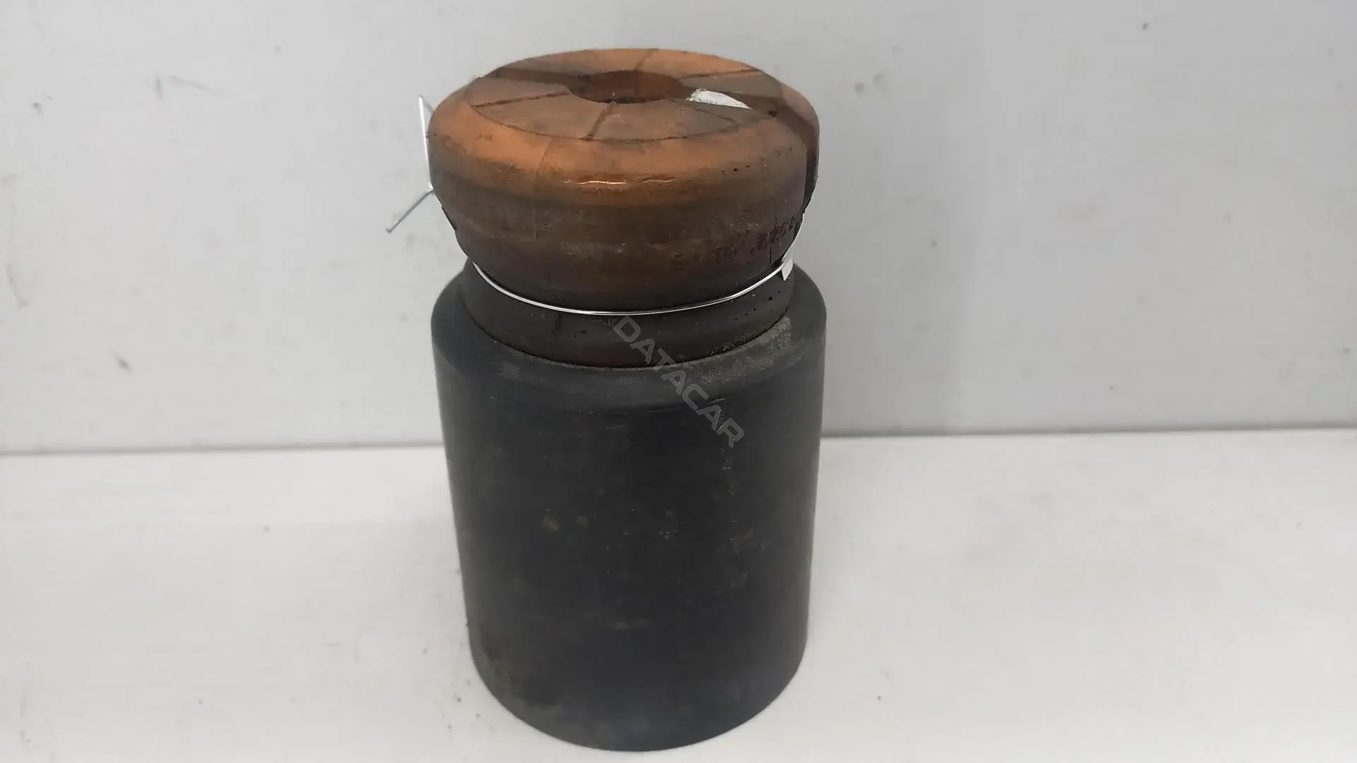 Отбойник амортизатора 6758557