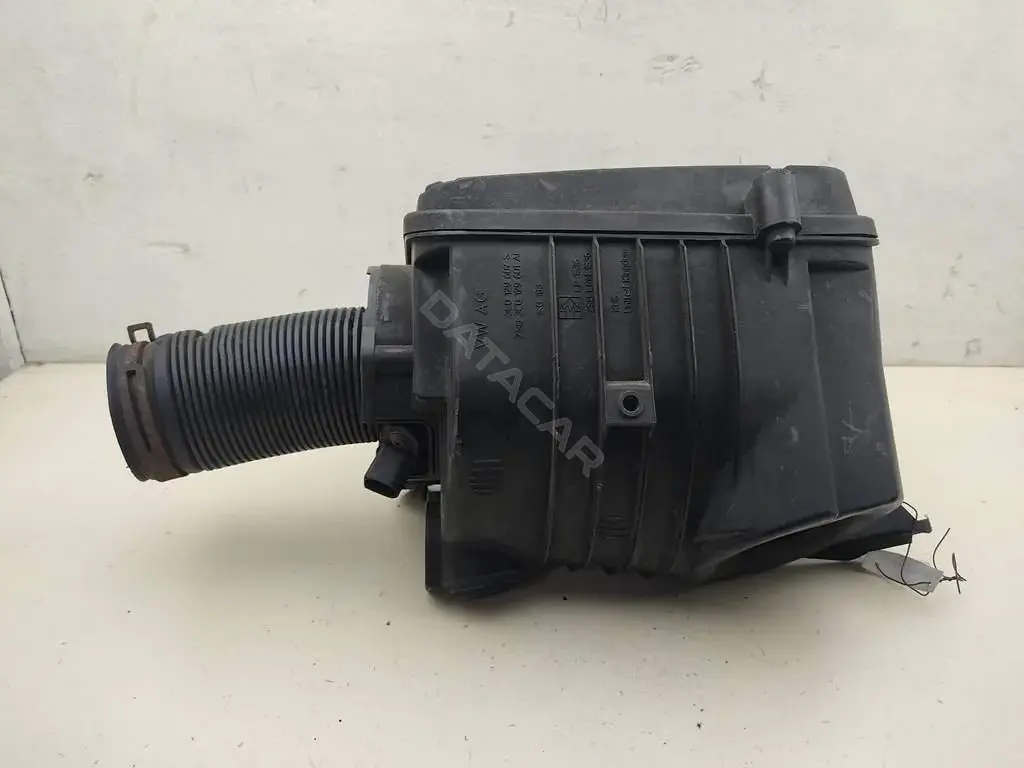 Корпус воздушного фильтра 3C0129607S