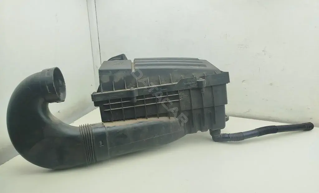 Корпус воздушного фильтра 3C0129601