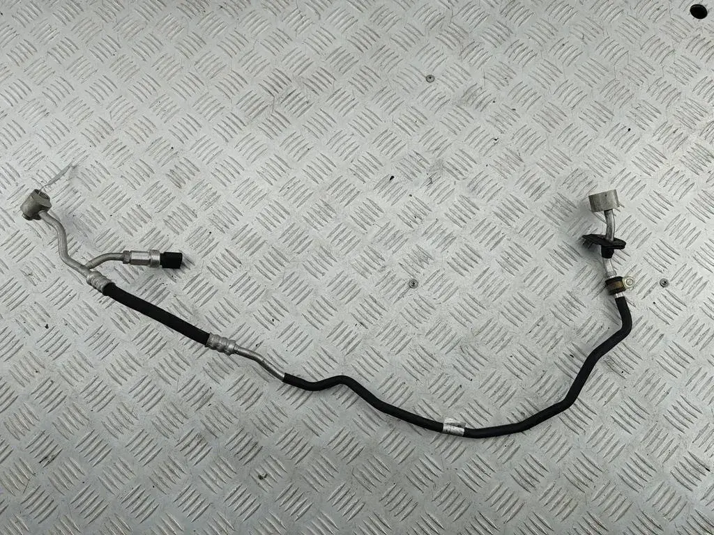 Трубка кондиционера 7L0820741E