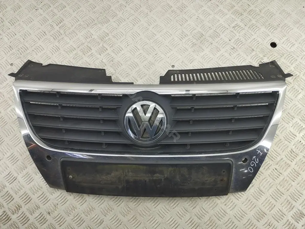 Решетка радиатора 3C0853651B