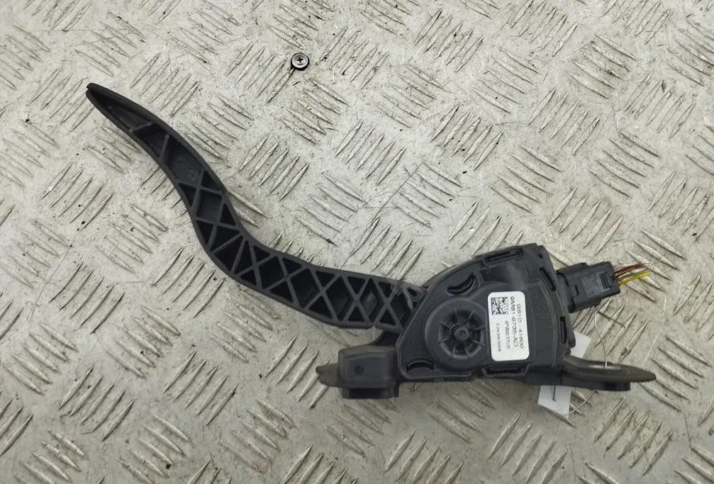 Педаль газа GS1D41600