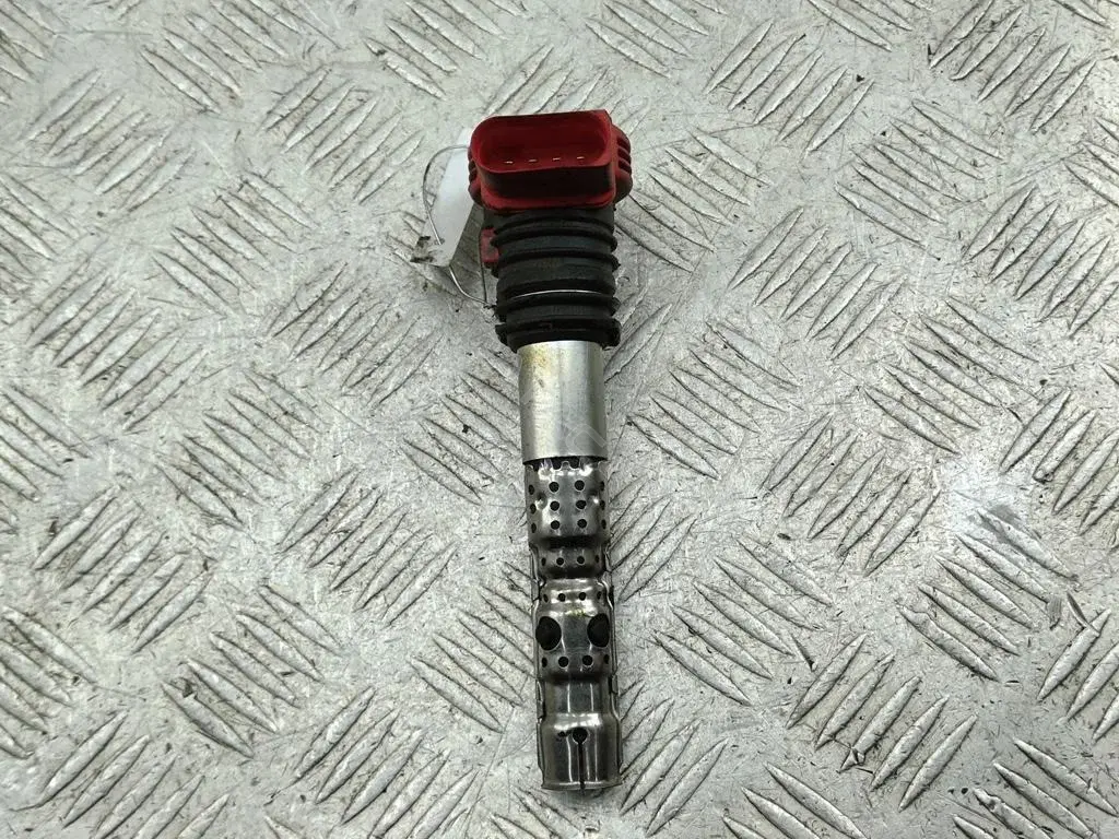Катушка зажигания 06C905115L