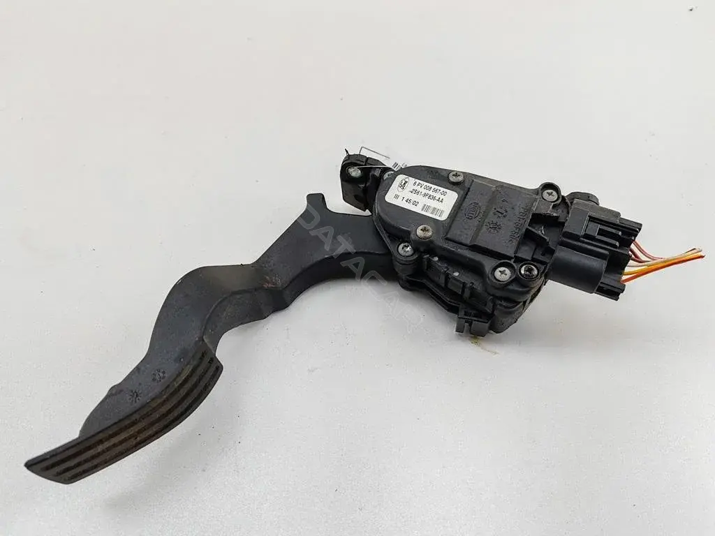 Педаль газа 2S619F836AA