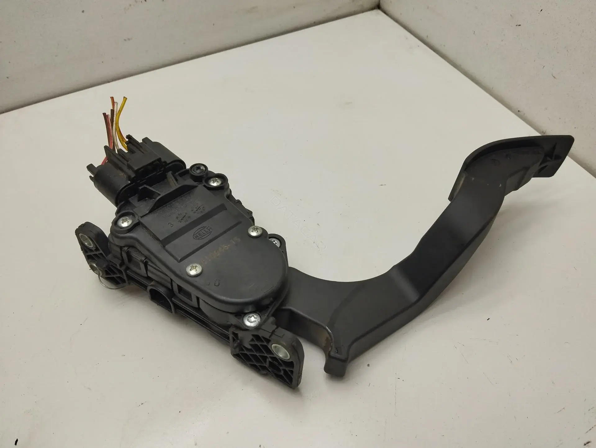 Педаль газа 2S619F836AA
