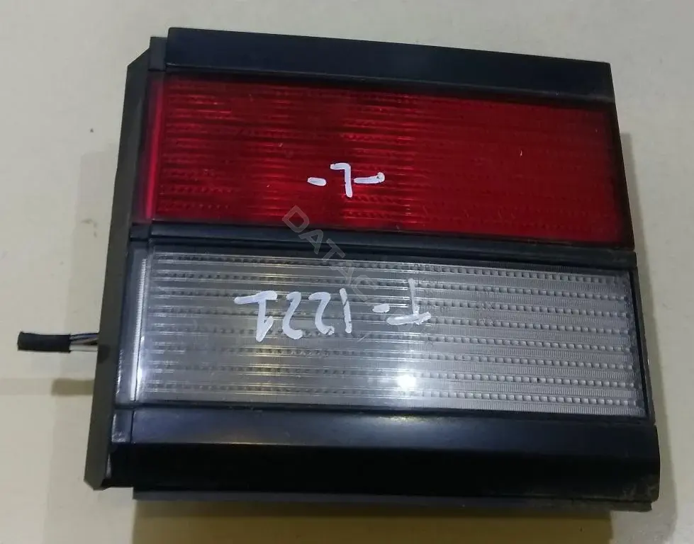 Задние фонари 333945107